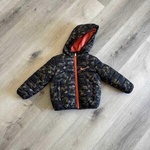 Nike 18M Essential Padded Hooded Camo Jacket